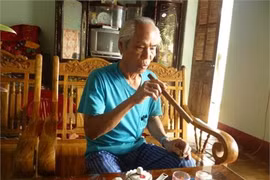 Kỳ bí chuyện 'dị nhân' chữa rắn cắn bằng ống nứa, đọc thần chú