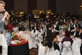 Giá vé “xé” túi tiền