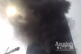 Tòa tháp Keangnam cháy ngút trời