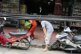 Chung sống với dây dợ thòng lọng ngang cổ