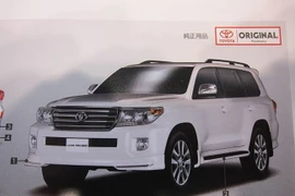 Toyota Land Cruiser 2012 bị rò rỉ "ảnh nóng" 