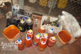 Xem tương ớt được nấu như... cám lợn