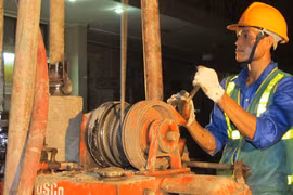 Nửa đêm xem Hà Nội khoan địa chất, làm Metro