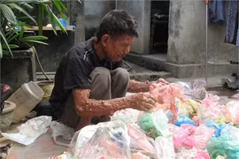 Người đàn ông nhặt rác mang 'thân hình quỷ' ở Hà Nội