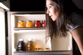 Ăn khuya dễ bị đột quỵ