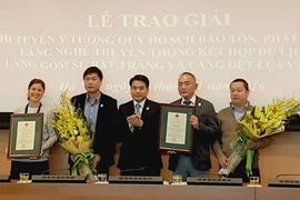 Trao giải cuộc thi ý tưởng bảo tồn, phát triển làng nghề Vạn Phúc và Bát Tràng