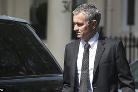 M.U chính thức bổ nhiệm Mourinho làm HLV mới