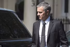 M.U chính thức bổ nhiệm Mourinho làm HLV mới