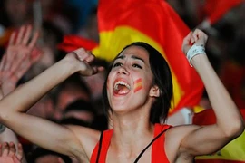 “Thủy triều đỏ” dâng tràn