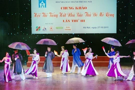 Bán kết “Giọng hát hay người làm báo”