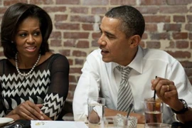 Vợ chồng ông Obama “ôn” lại buổi hẹn hò đầu tiên 