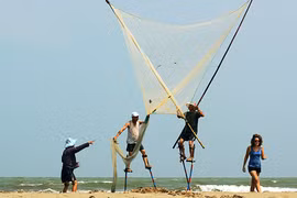 Đi cà kheo trên biển Nghĩa Hưng 