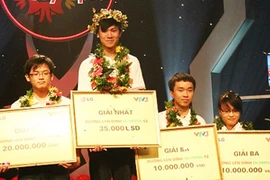 Đặng Thái Hoàng nhận “Vòng nguyệt quế” 