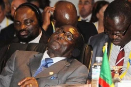 Tổng thống Zimbabwe có thể mất chức vì ngủ gật