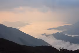 Bình minh trên đỉnh Phu Song Sung 