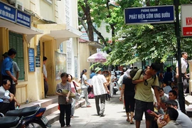 Đua nhau xin tăng viện phí kịch trần