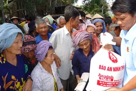 Tết ấm tình người