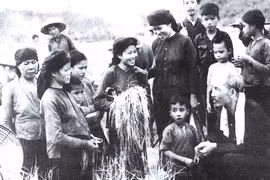 Chống bệnh quan liêu bằng “Thuốc đắng dã tật” 