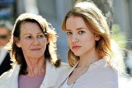 Kiện trường cũ vì bảng điểm kém