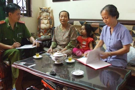 Nhân dân giúp công an hoàn thiện mình hơn 