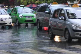 Hụt chơi chạy theo xăng dầu