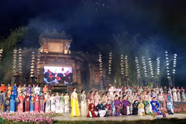 Festival Huế 2012: Đằm thắm sắc hoa 