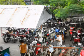 Bất bình chuyện bị tráo phụ tùng ở bãi trông giữ xe ở bệnh viện Nhi đồng 1