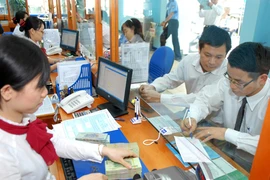 Lãi suất tiếp tục giảm 1%