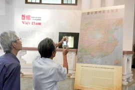  “Hoàng Triều trực tỉnh địa dư toàn đồ” thu hút khách tham quan 