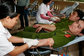 Tôn vinh người hiến máu tình nguyện 