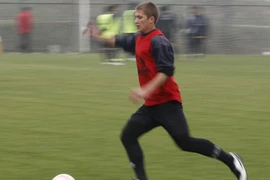 Trong tù vẫn là cầu thủ chuyên nghiệp