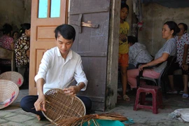 Cả nhà trông vào 500 nghìn đồng mỗi tháng