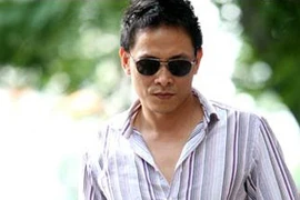 Không câu khách bằng cảnh “nóng” 