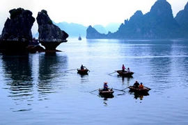 Vịnh Hạ Long chính thức là kỳ quan thế giới mới