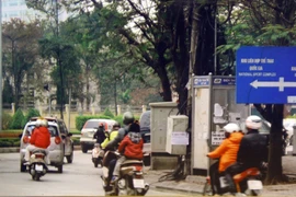Đường, phố Hà Nội nhiều nơi thiếu biển tên, biển chỉ dẫn
