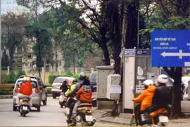 Đường, phố Hà Nội nhiều nơi thiếu biển tên, biển chỉ dẫn