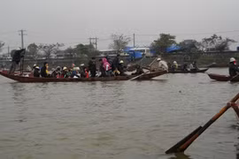 Cần “xử” nghiêm khi mới khai hội