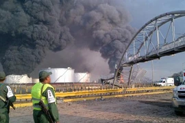 Venezuela: Quốc tang tưởng niệm nạn nhân vụ nổ nhà máy lọc dầu