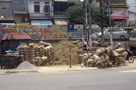 Lo cho cột điện cao thế