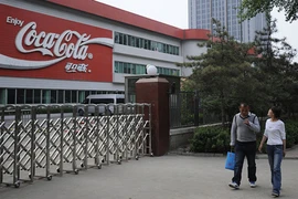 Trung Quốc tạm đóng cửa một nhà máy Coca Cola 