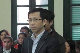 Thao túng chứng khoán, giả mạo hồ sơ vay tiền ngân hàng 