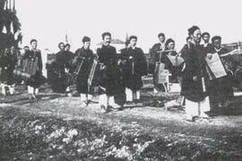 Cái khó ló cái xấu 