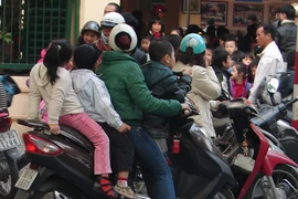 Thật khó thay đổi thói quen cả triệu học sinh