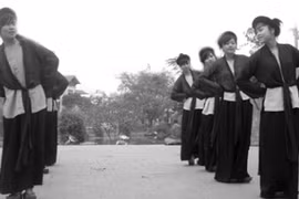 Phá lời nguyền, giữ gìn vốn cổ 