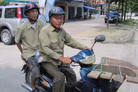 Người thương binh chạy "xe ôm" gom tiền đi tìm đồng đội