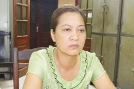 Bịt mắt thiên hạ bằng hồ câu 