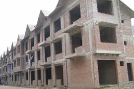 Thừa nhà, dân vẫn không mua nổi 