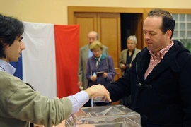 Ông Hollande sắp “cán đích” 