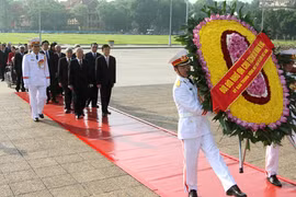 Tưởng nhớ công lao to lớn của Người