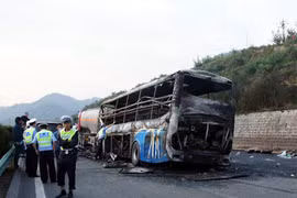 Tai nạn giao thông thảm khốc ở Trung Quốc, 36 người chết 